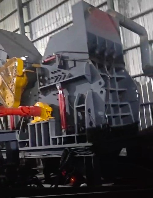 新手操作破碎機(jī)切記不可憑自我感覺 ,一定要嚴(yán)格按照安裝人員教學(xué)操作才不會(huì)出失誤 .