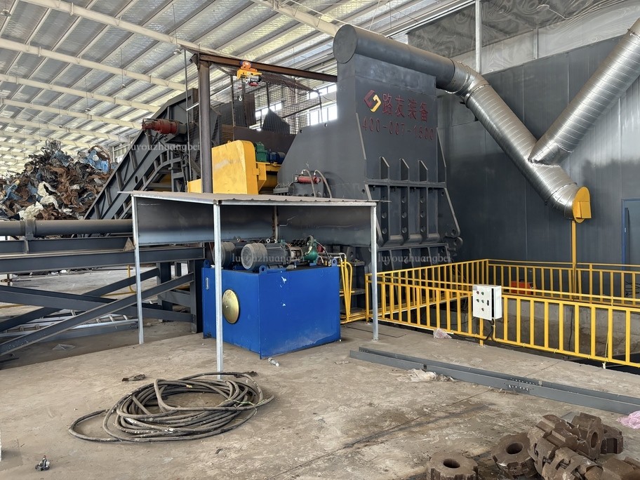 1200馬力破碎機(jī)江蘇淮安地區(qū)安裝完畢等待試機(jī)