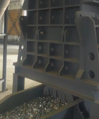 室外上料安裝方式可以有效減少灰塵的濃度，視線不被干擾