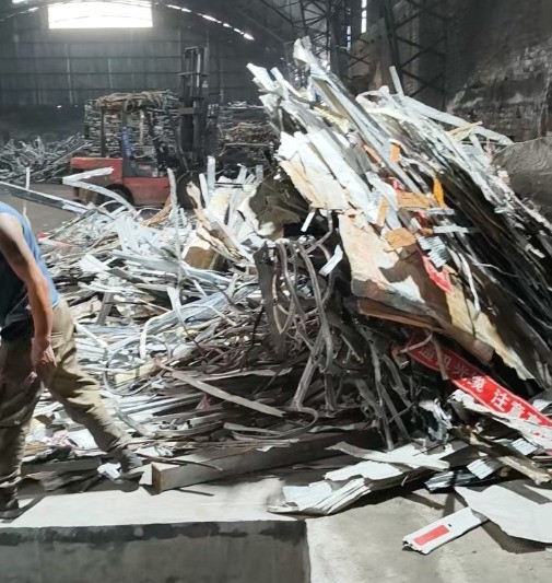 路友廢鋁破碎機(jī)好上手，好出料，好漂亮