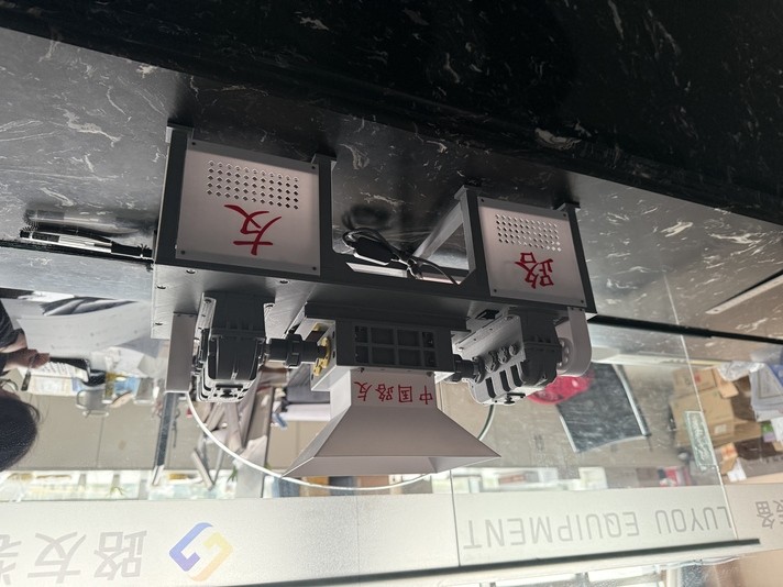 為給客戶帶來更好的觀感體驗(yàn)，路友將撕碎機(jī)做成了1：1的模型