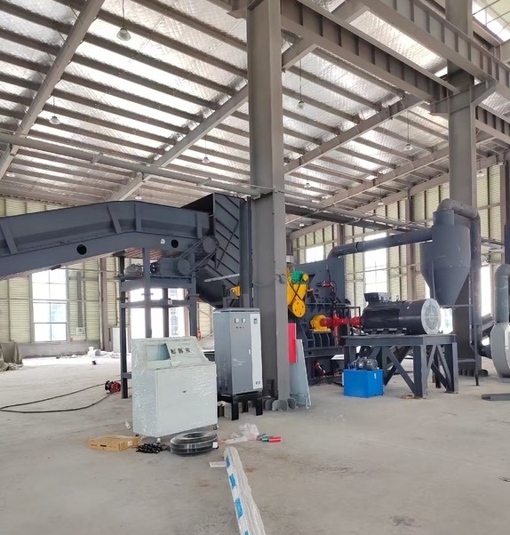 安徽路友450型破碎機(jī)完成組裝工作，由于其他原因暫緩試機(jī)。