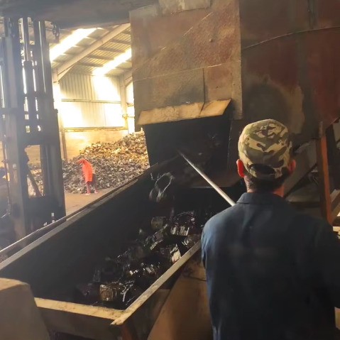 生鋁破碎 產(chǎn)量杠杠的