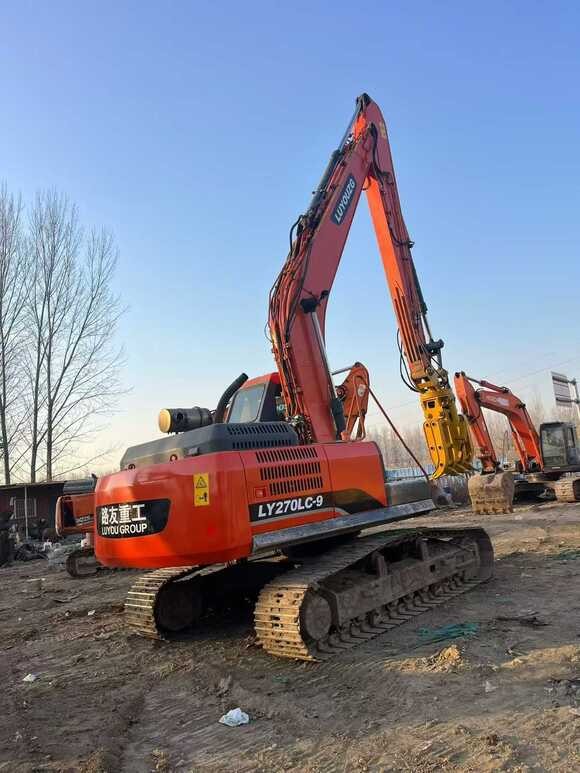 客戶21年購入的路友230加長臂抓鋼機(jī) ，國三排放，使用仔細(xì)宛如新機(jī)